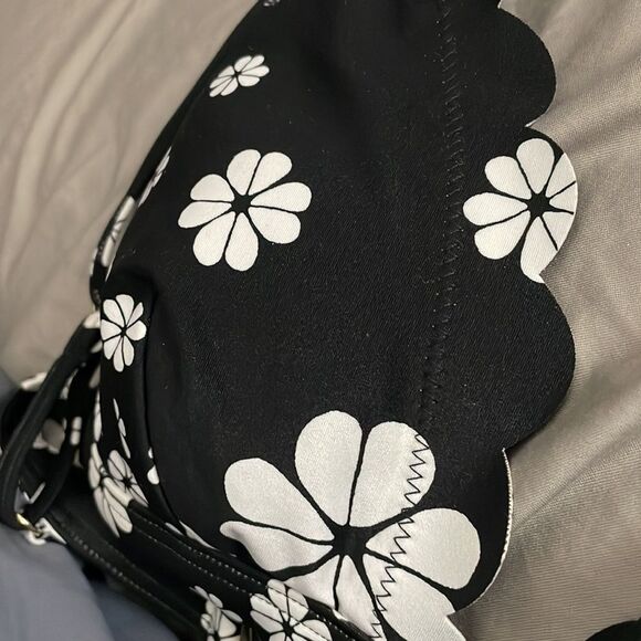 NWT Kate Spade Flower Triangle Bikini Top Black White NWT SIZE Small - Picture 4 of 5